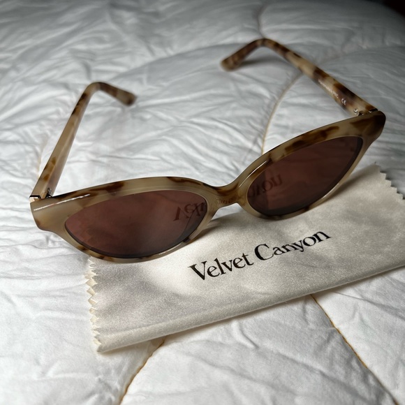 Velvet Canyon Beat Generation - NWT - Picture 3 of 10